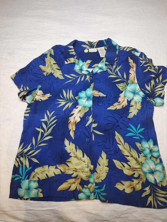 White Stag Tops - White Stag Blue Floral Camp Shirt XL Rayon Collar